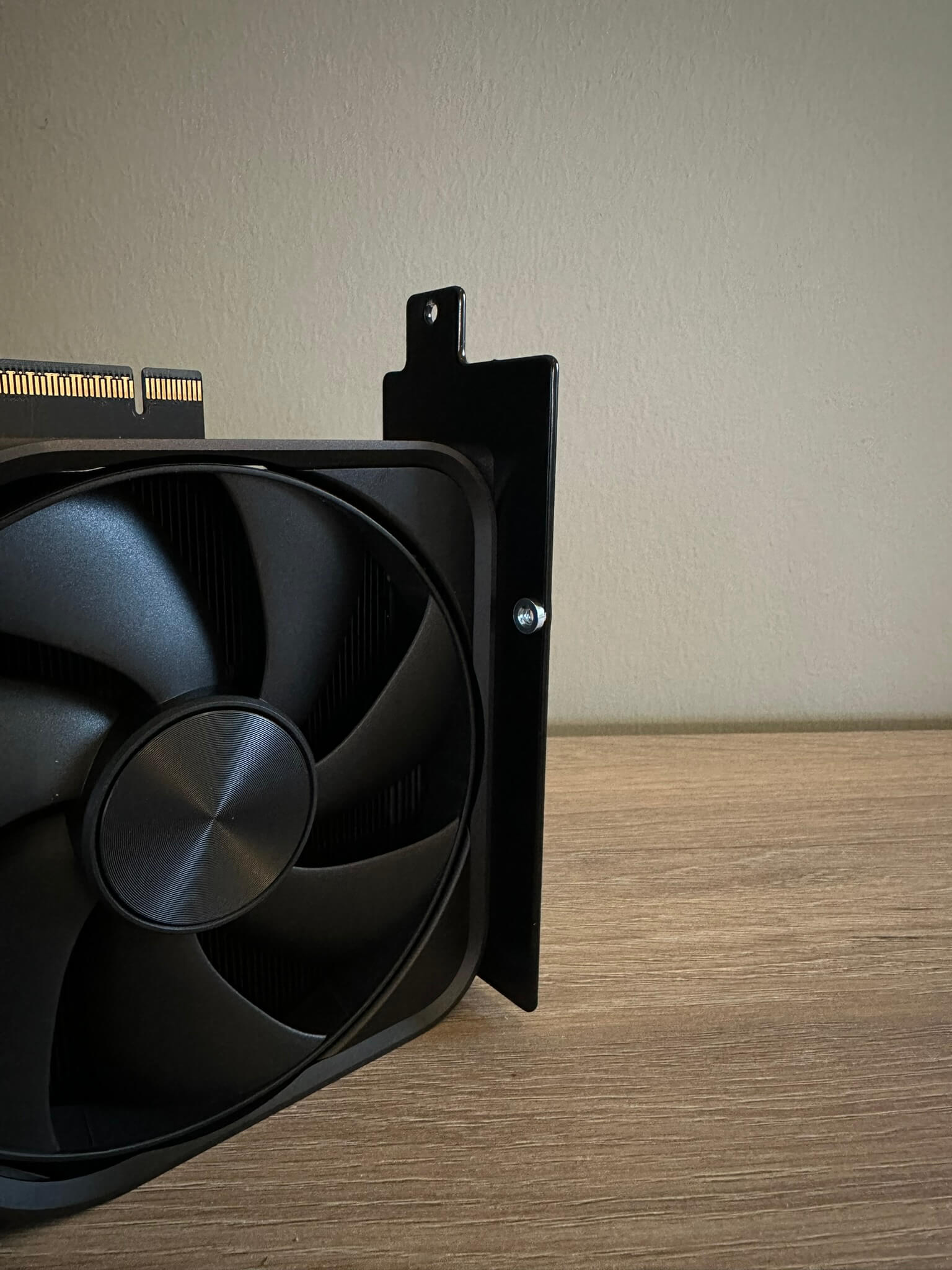 Adapterplatta för omvänt luftflöde – kompatibel med RTX 5080 / 5090 FE & Fractal Terra (Notch 1)