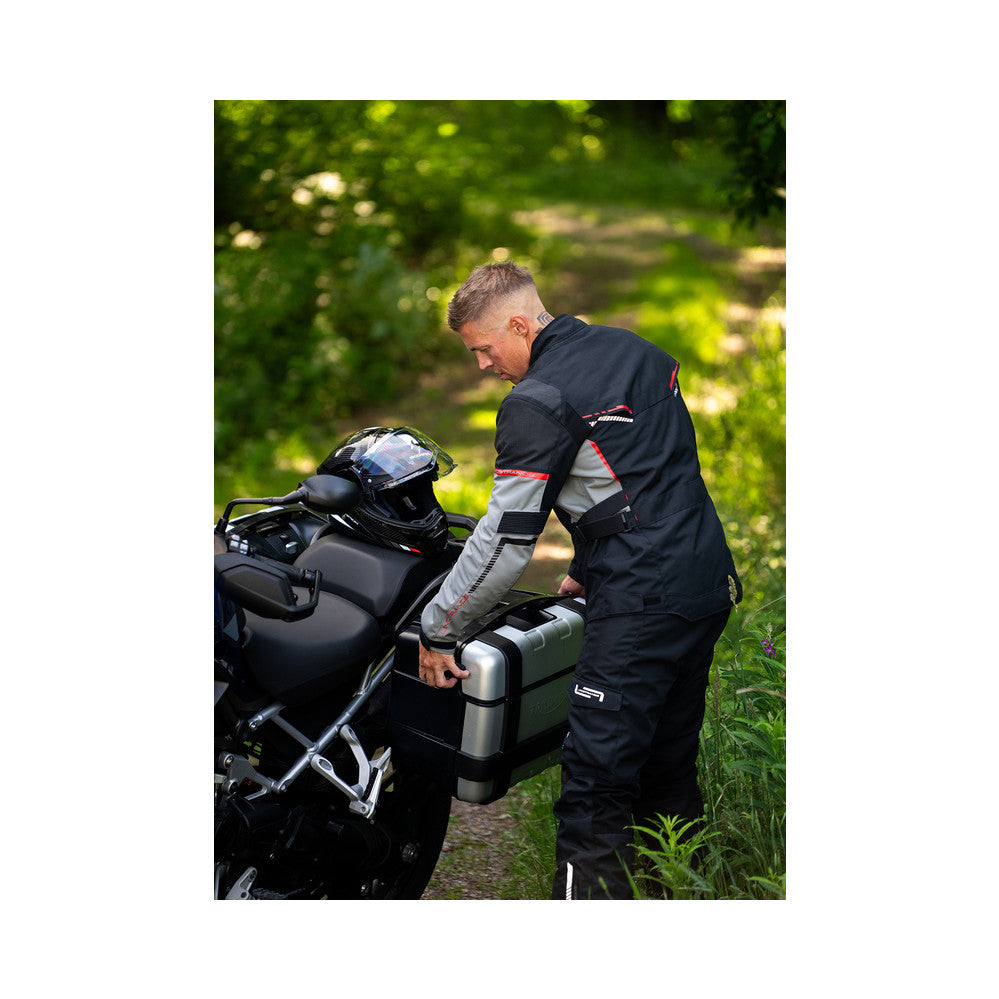 Lindstrands textiljacka Sylarna Svart/ljusgrå