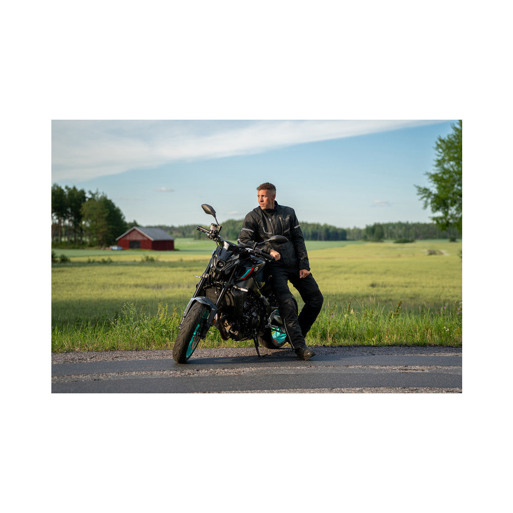 Lindstrands textiljacka Lomsen Svart