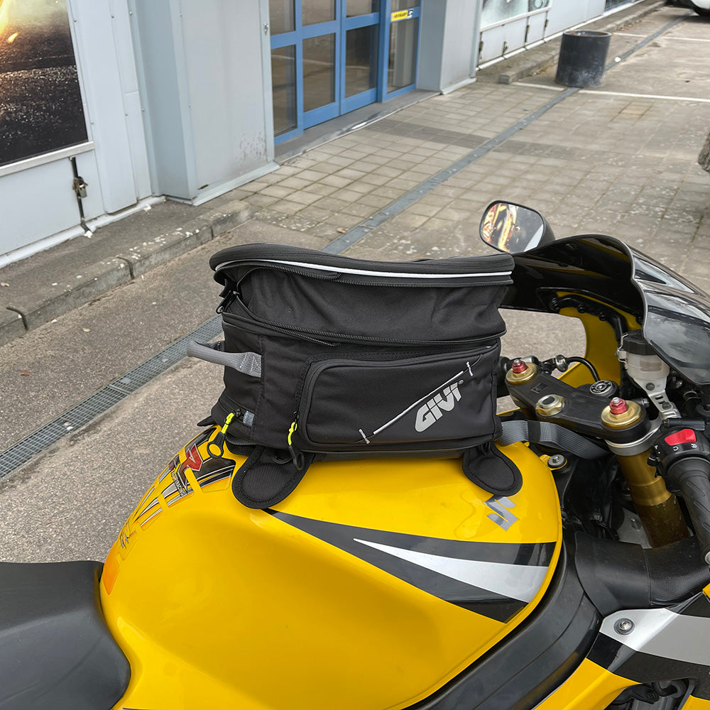 Givi EA102B Tankväska 25ltr med magneter (321-EA130)