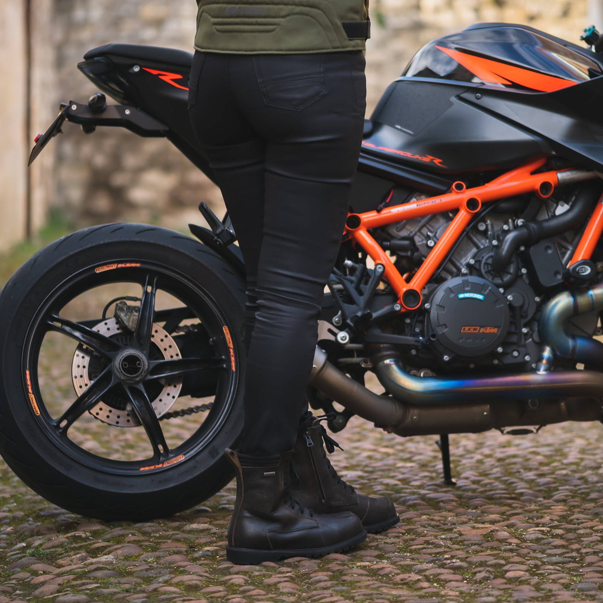 Oxford Oa Waxed Mc Jeans för Dam Svart Standard längd