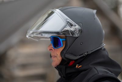 AMOQ Cluster Hjälm med elvisir Blackout